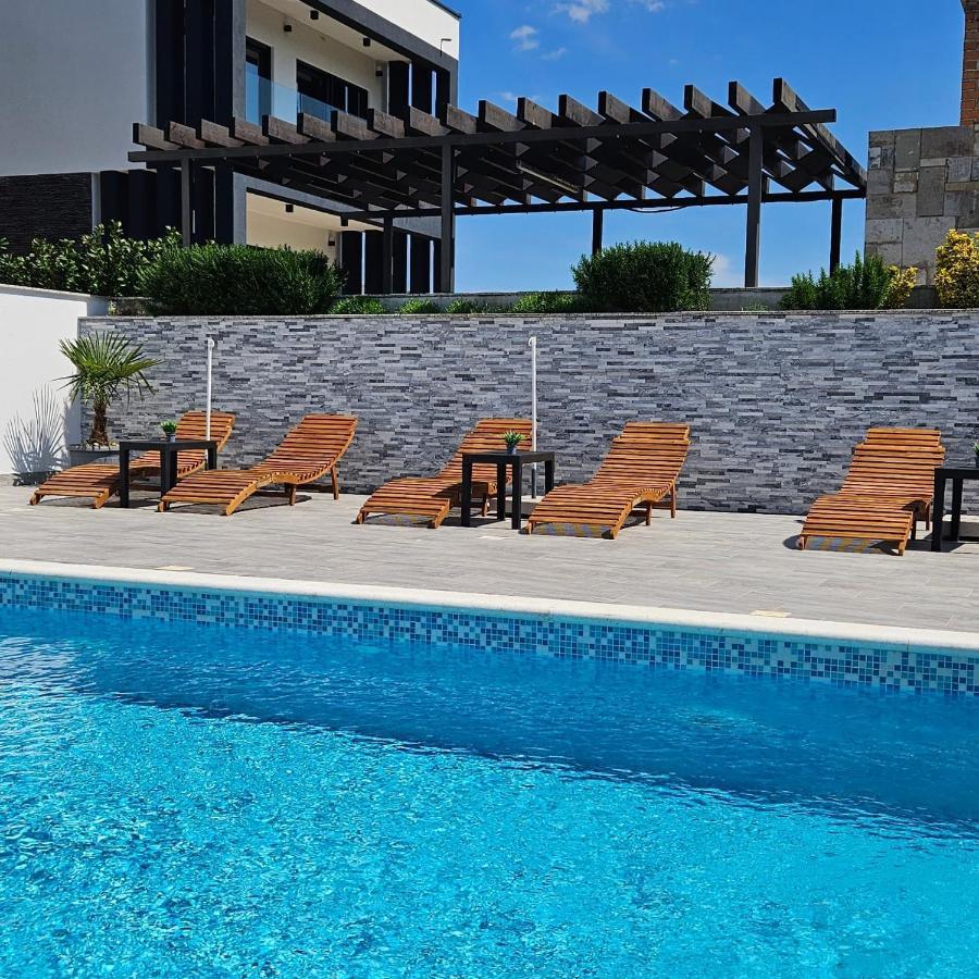 Villa Silver ستاريغغاد باكلينتسا المظهر الخارجي الصورة