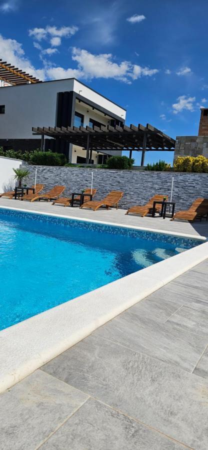 Villa Silver ستاريغغاد باكلينتسا المظهر الخارجي الصورة